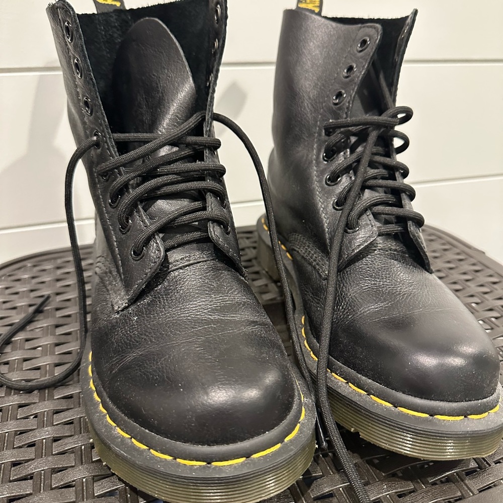 Dr. Martens 1460 Pascal Virginia Lace-Up Boots 7